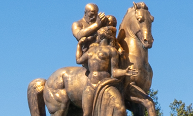 Statues at Memorail Bridge
